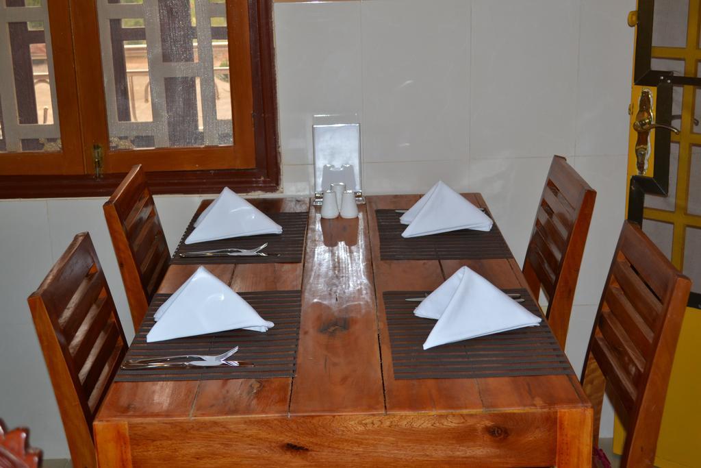 מלון Kampot Manor מראה חיצוני תמונה