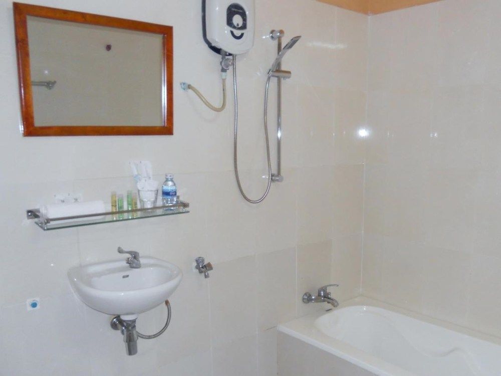 מלון Kampot Manor מראה חיצוני תמונה